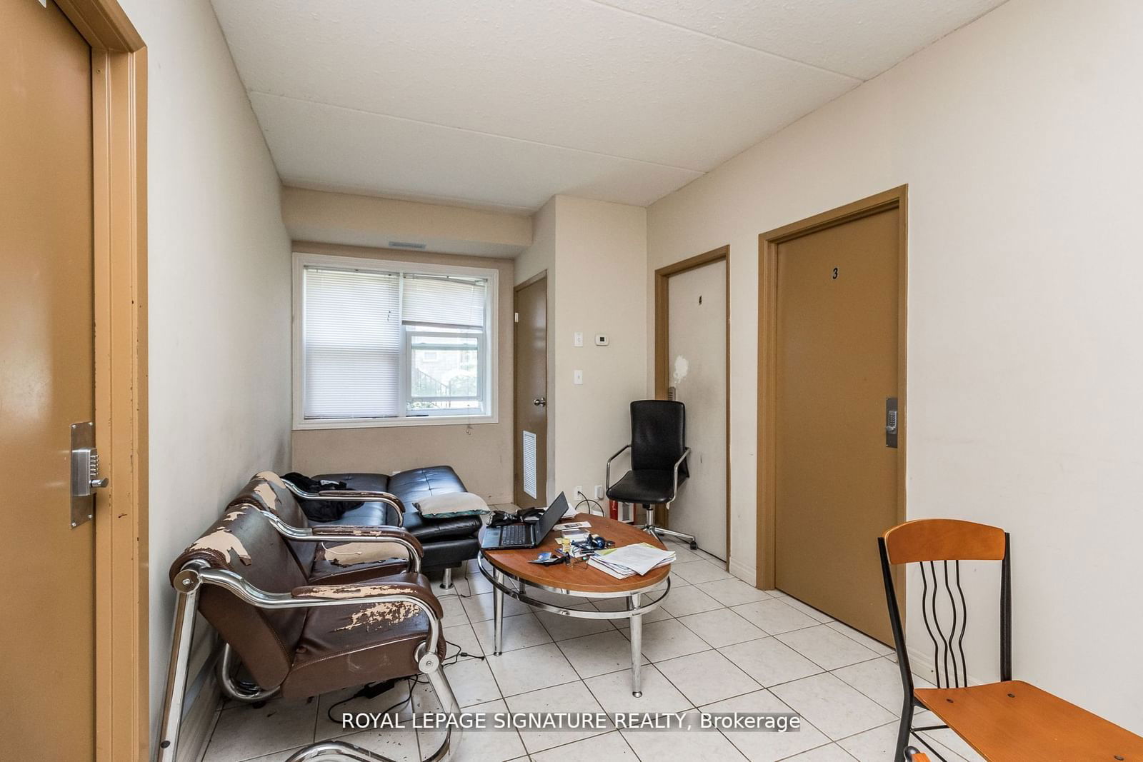 253 Lester St, unit 101 for sale - image #26