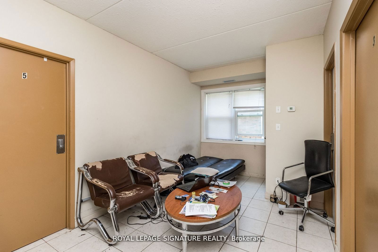 253 Lester St, unit 101 for sale - image #27