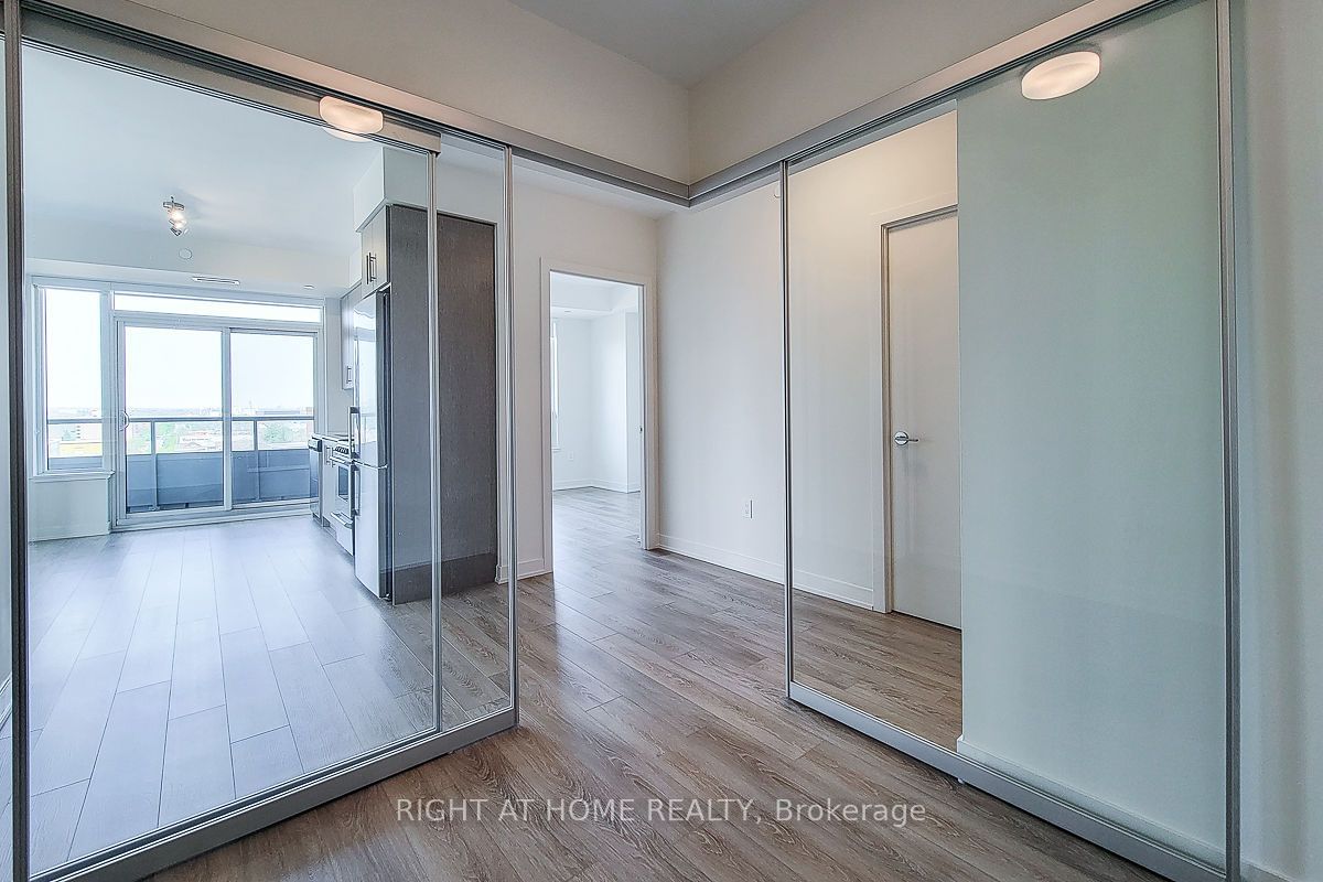 212 King William St, unit 817 for sale - image #12