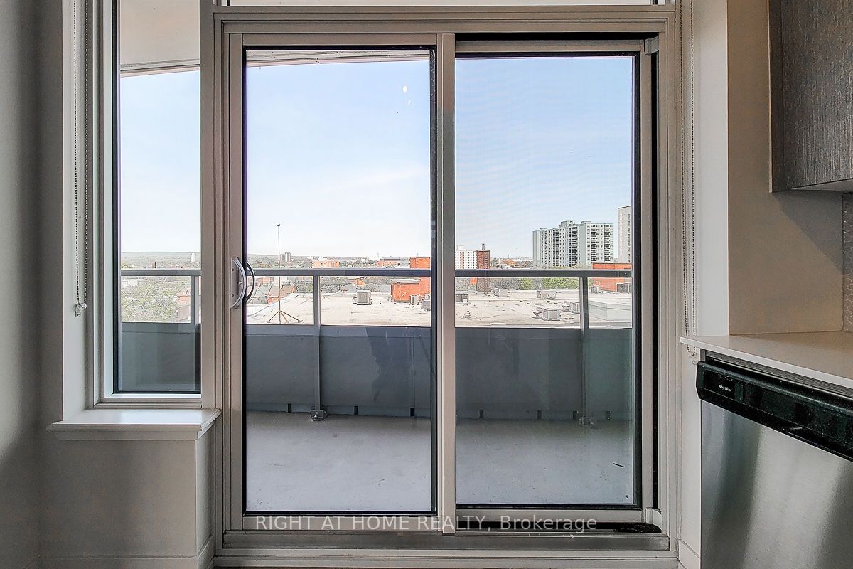 212 King William St, unit 817 for sale - image #16