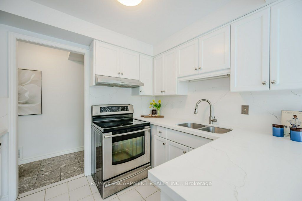 67 Caroline St S, unit 302 for sale - image #11