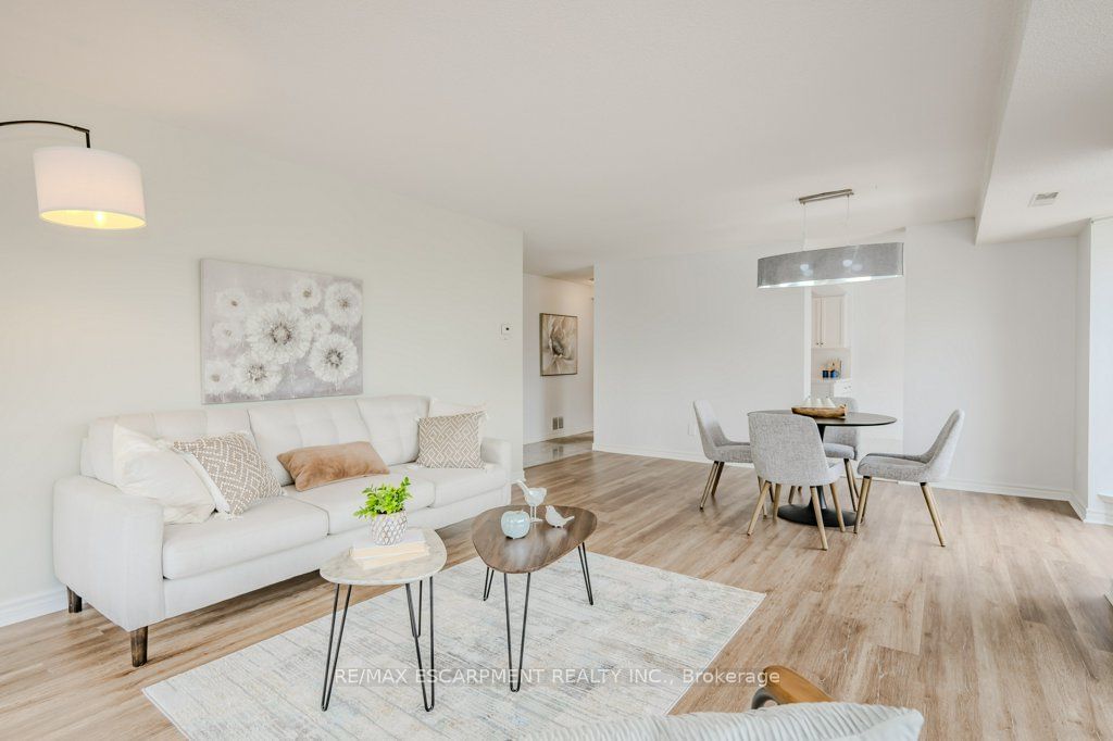 67 Caroline St S, unit 302 for sale - image #25