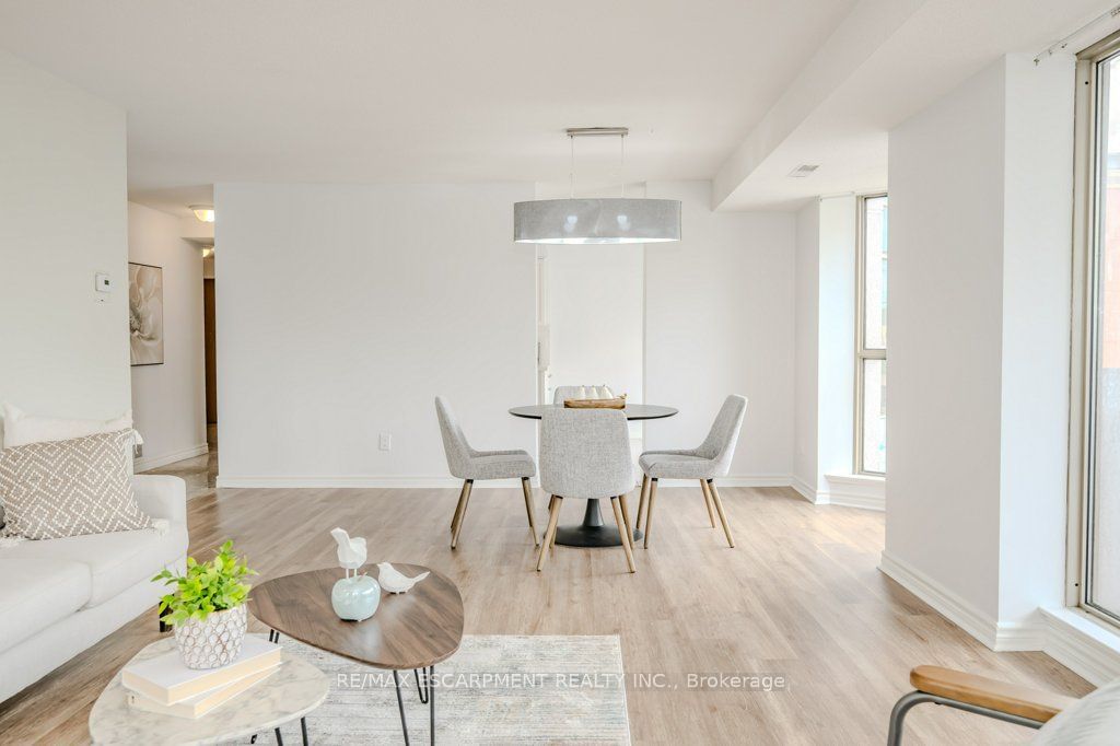 67 Caroline St S, unit 302 for sale - image #27