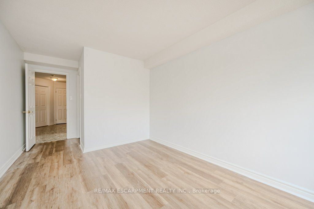 67 Caroline St S, unit 302 for sale - image #9