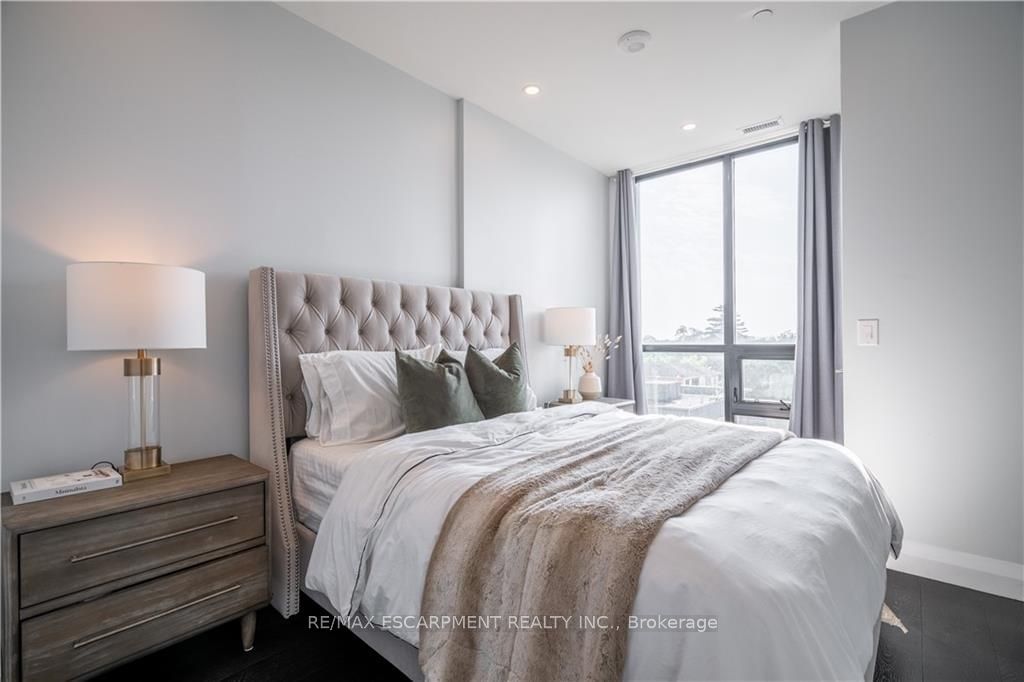 101 Locke St, unit 409 for sale - image #11