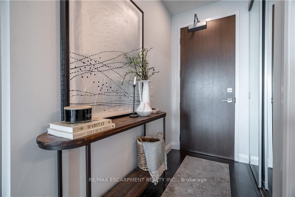 101 Locke St, unit 409 for sale - image #3