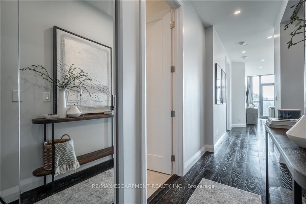 101 Locke St, unit 409 for sale - image #4