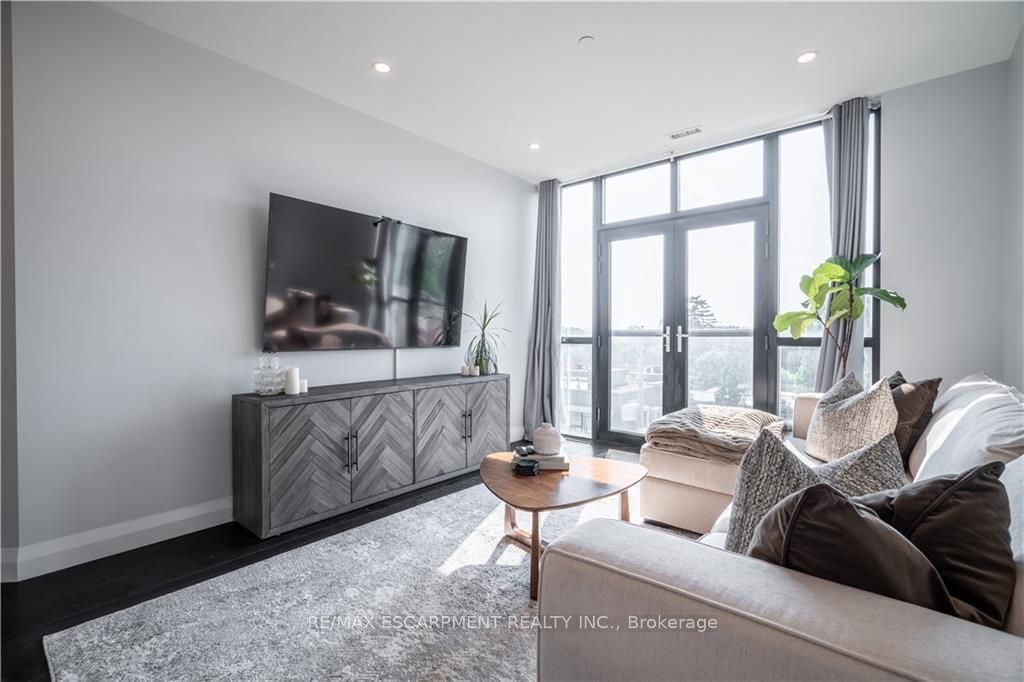 101 Locke St, unit 409 for sale