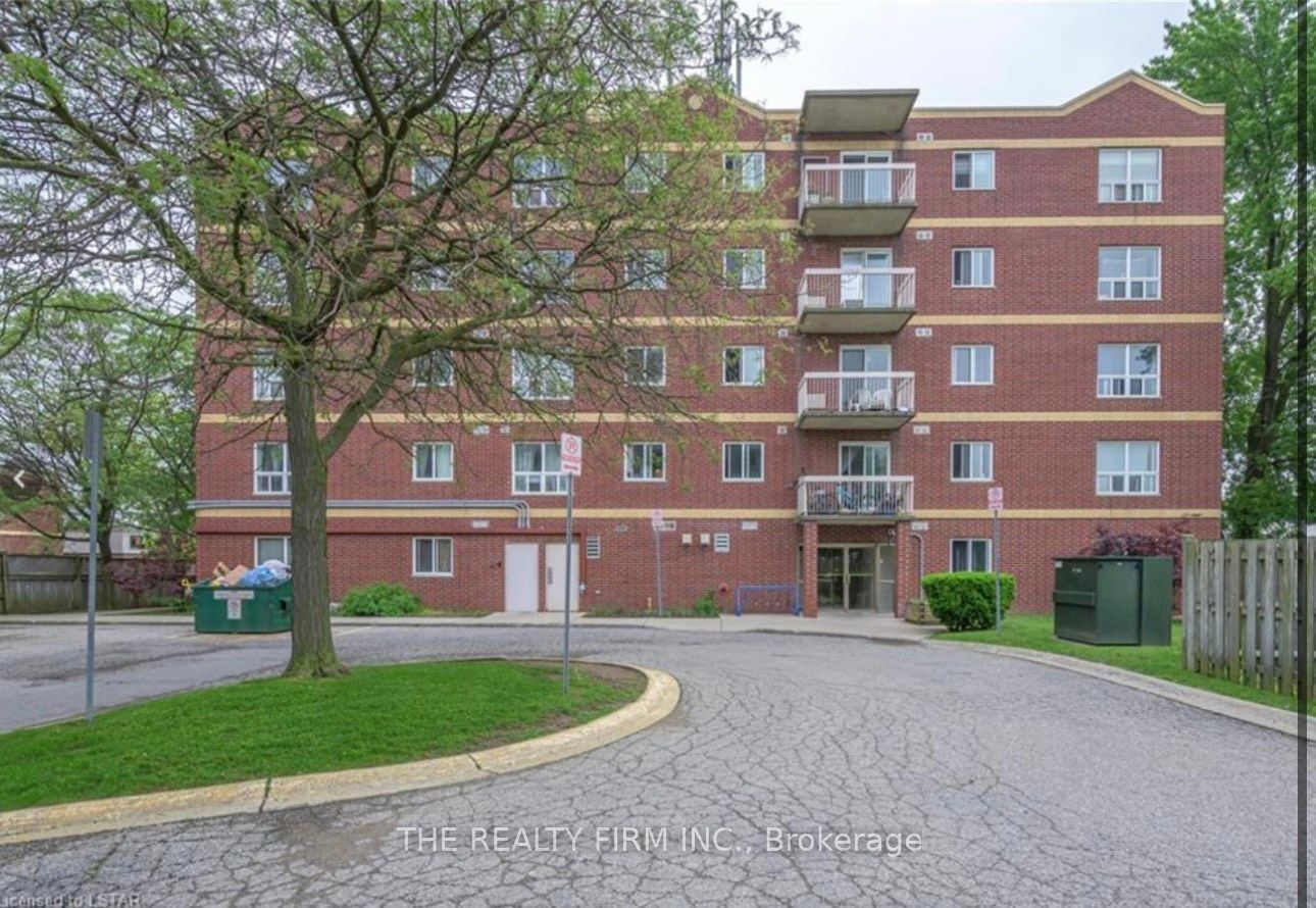 College Court Condos, London, Toronto