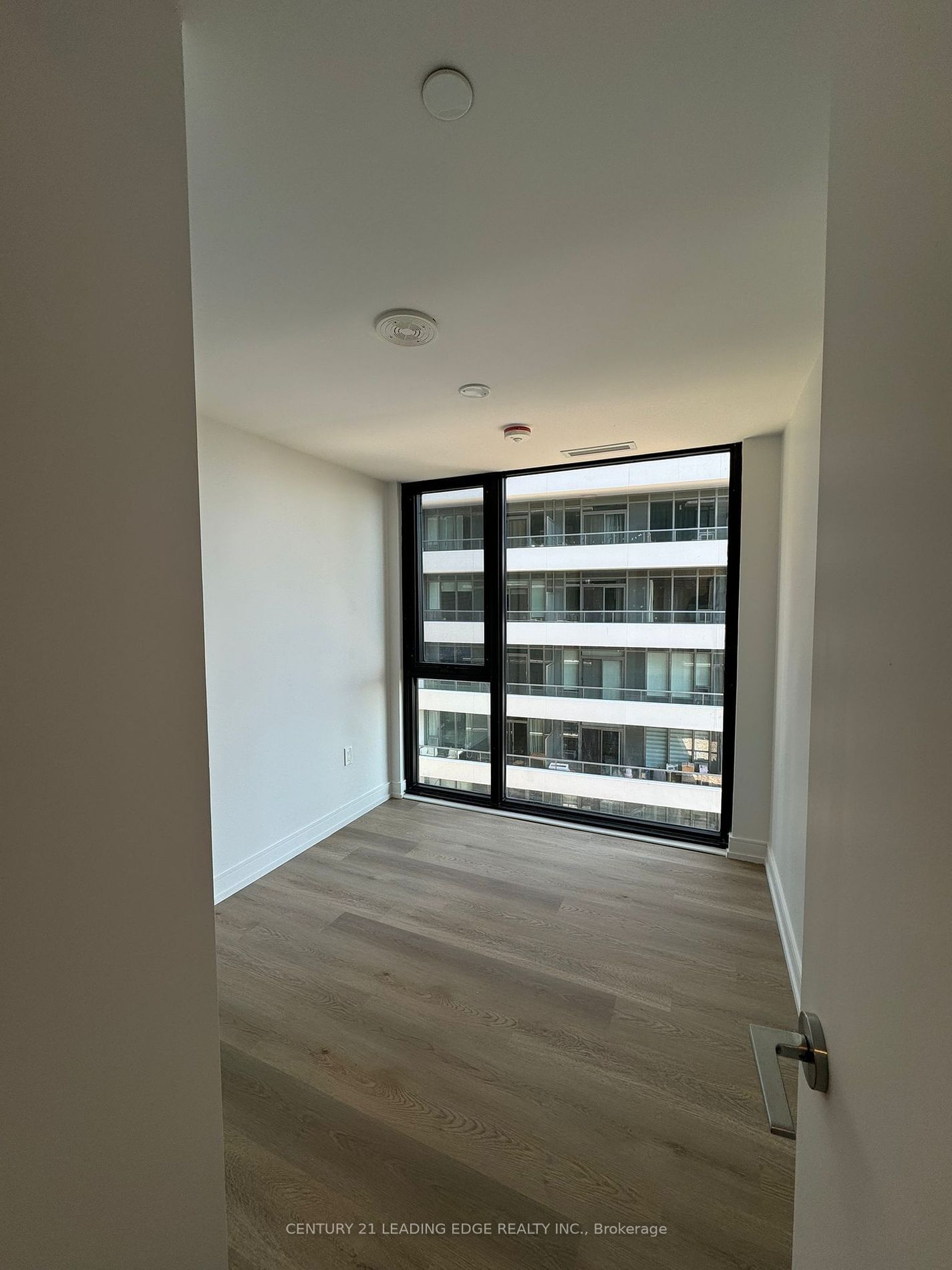 1 Jarvis St, unit 924 for rent