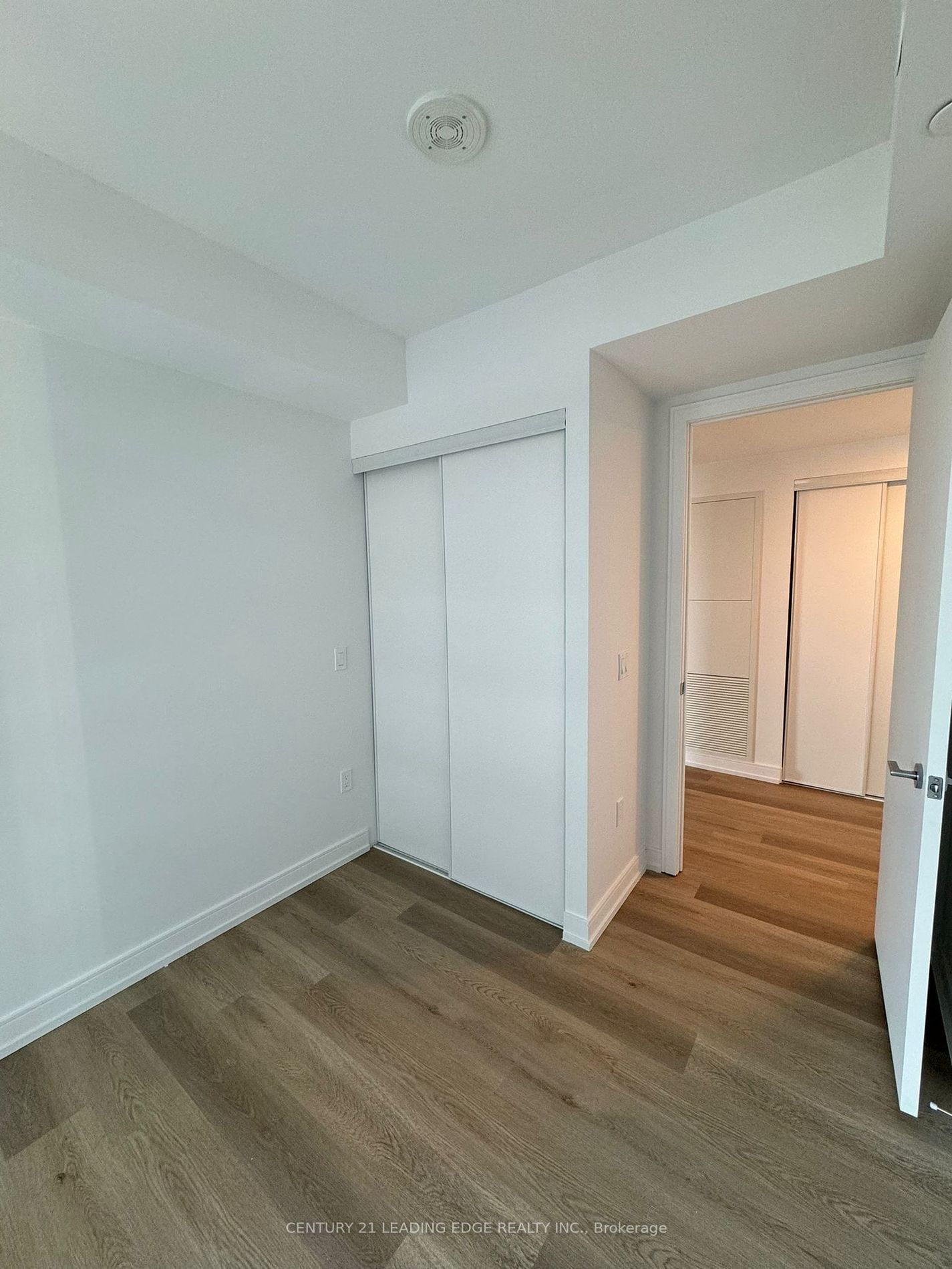 1 Jarvis St, unit 924 for rent