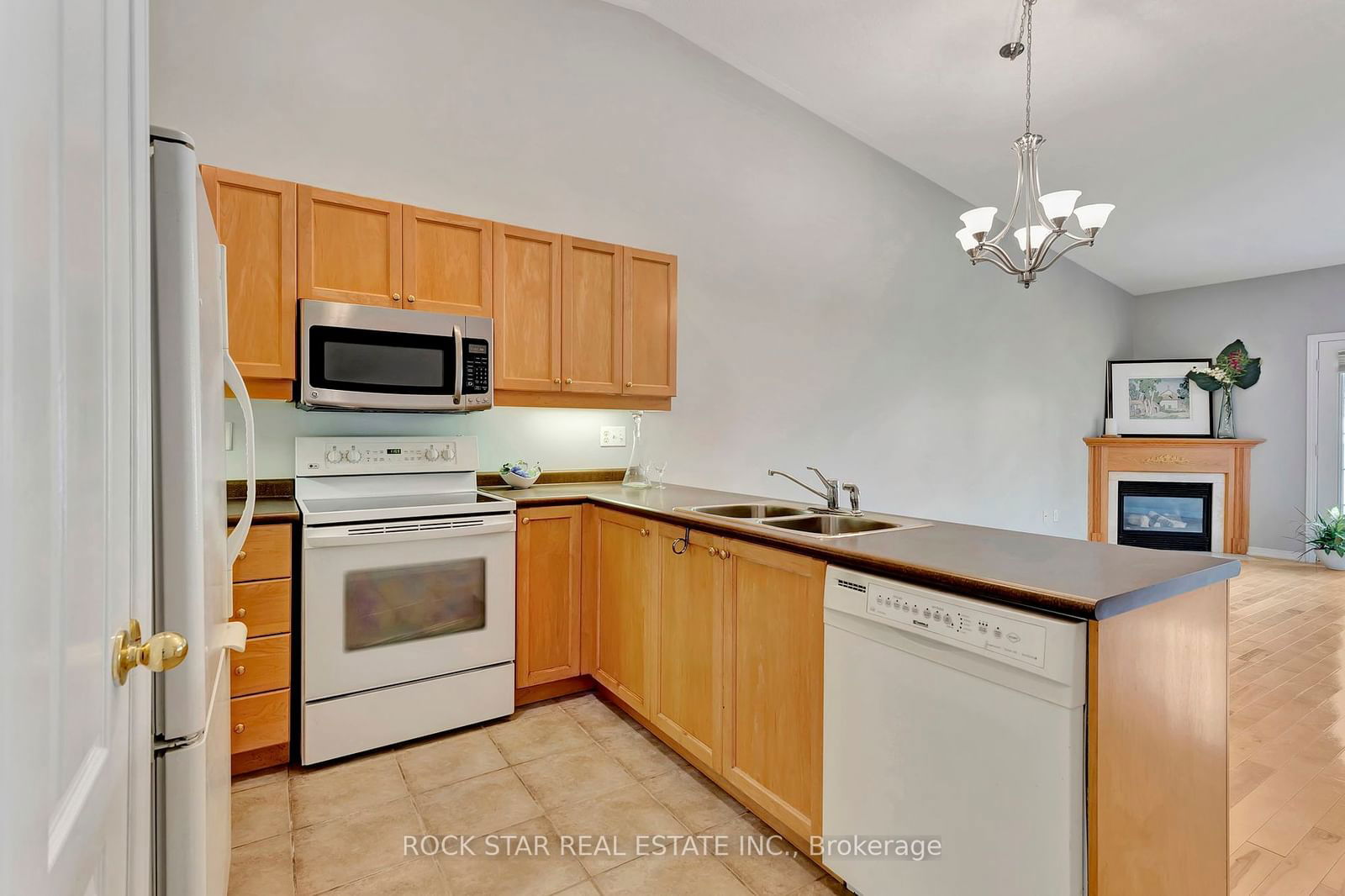 212 Stonehenge Dr, unit 28 for sale - image #8