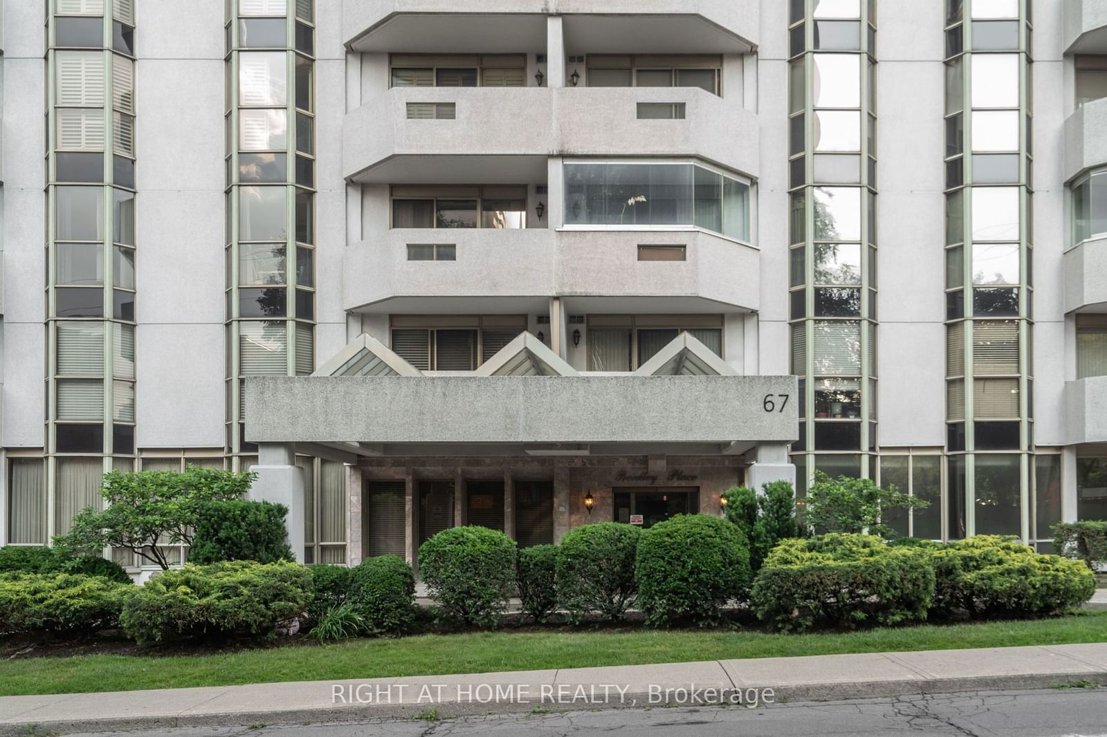 Bentley Place Condos, Hamilton, Toronto