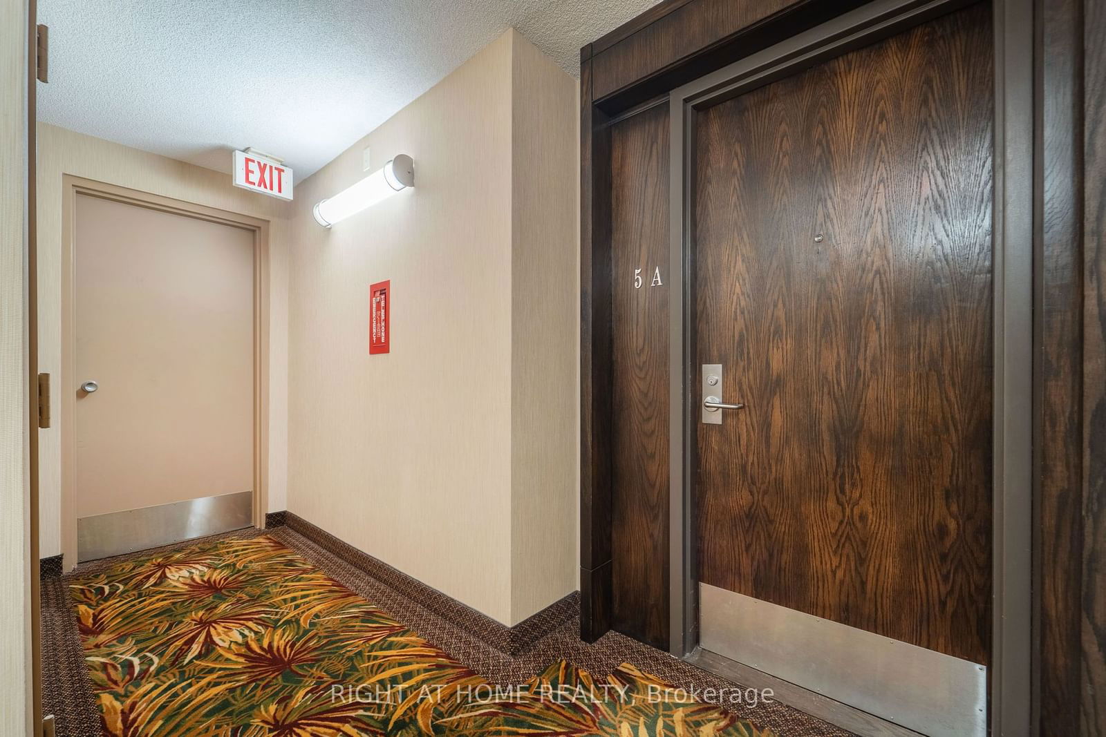 67 Caroline St S, unit 501 for sale - image #3