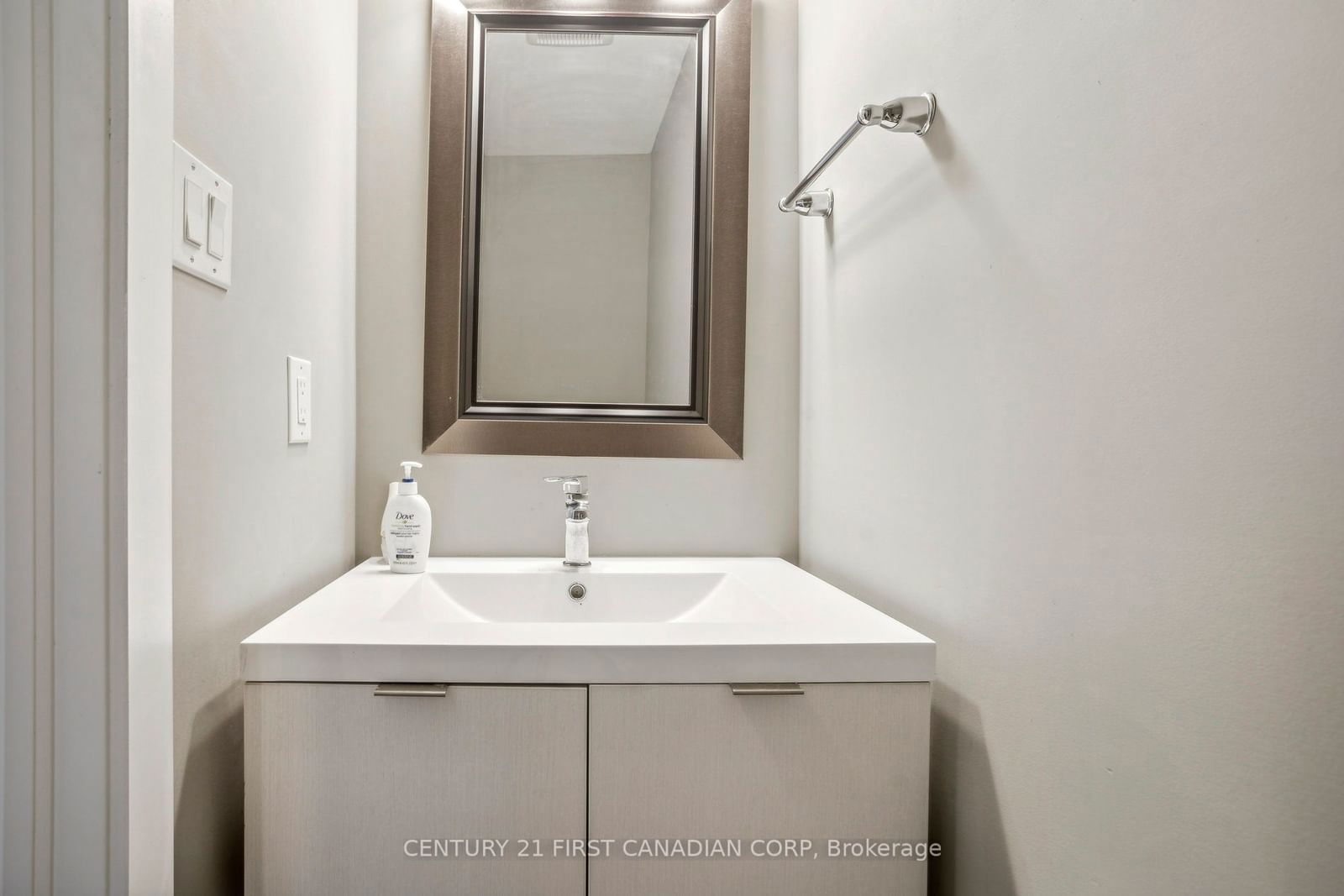 2070 Meadowgate Blvd, unit 18 for sale - image #19