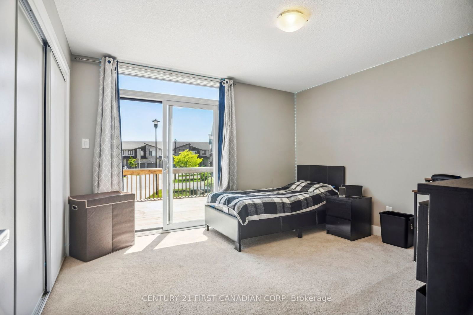 2070 Meadowgate Blvd, unit 18 for sale - image #27