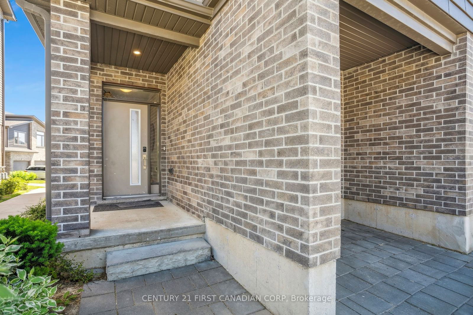 2070 Meadowgate Blvd, unit 18 for sale - image #4