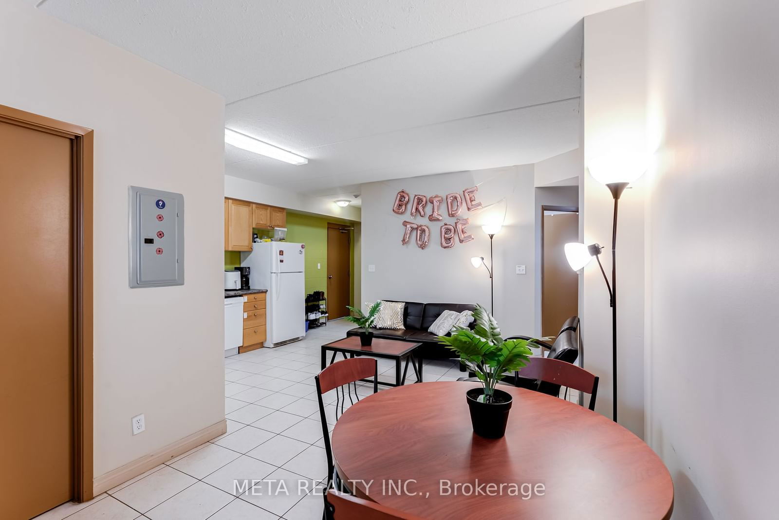 253 Lester St, unit 204 for sale - image #10