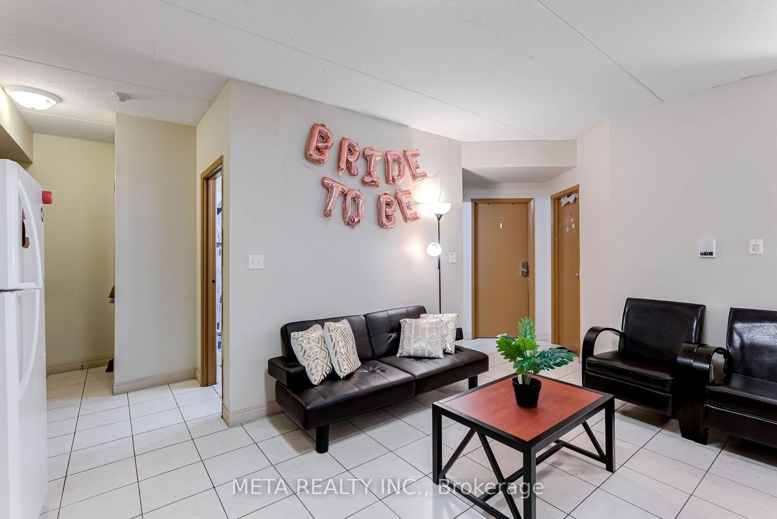 253 Lester St, unit 204 for sale - image #12