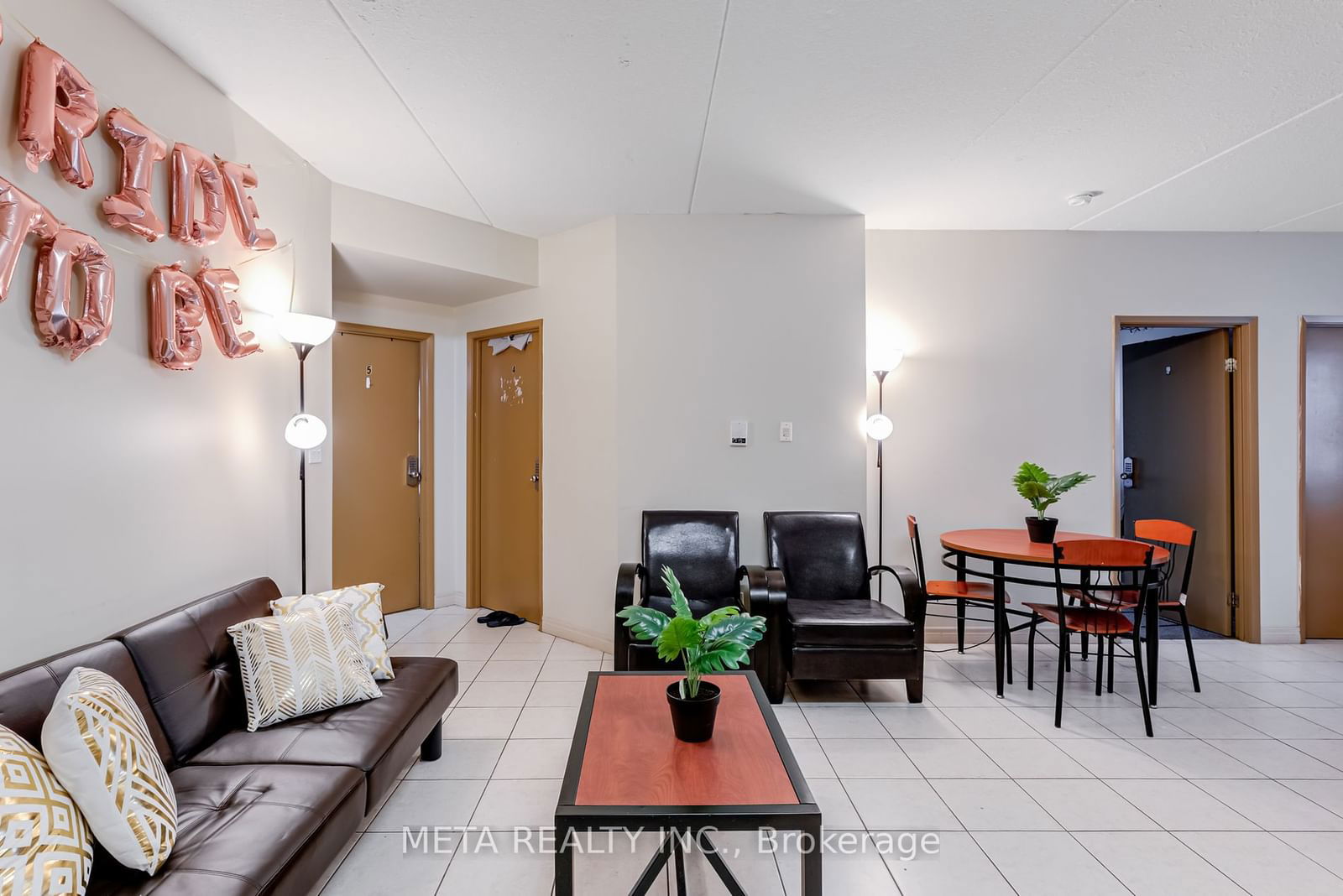 253 Lester St, unit 204 for sale - image #13