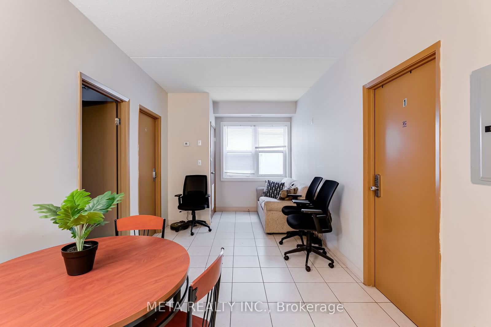 253 Lester St, unit 204 for sale - image #19