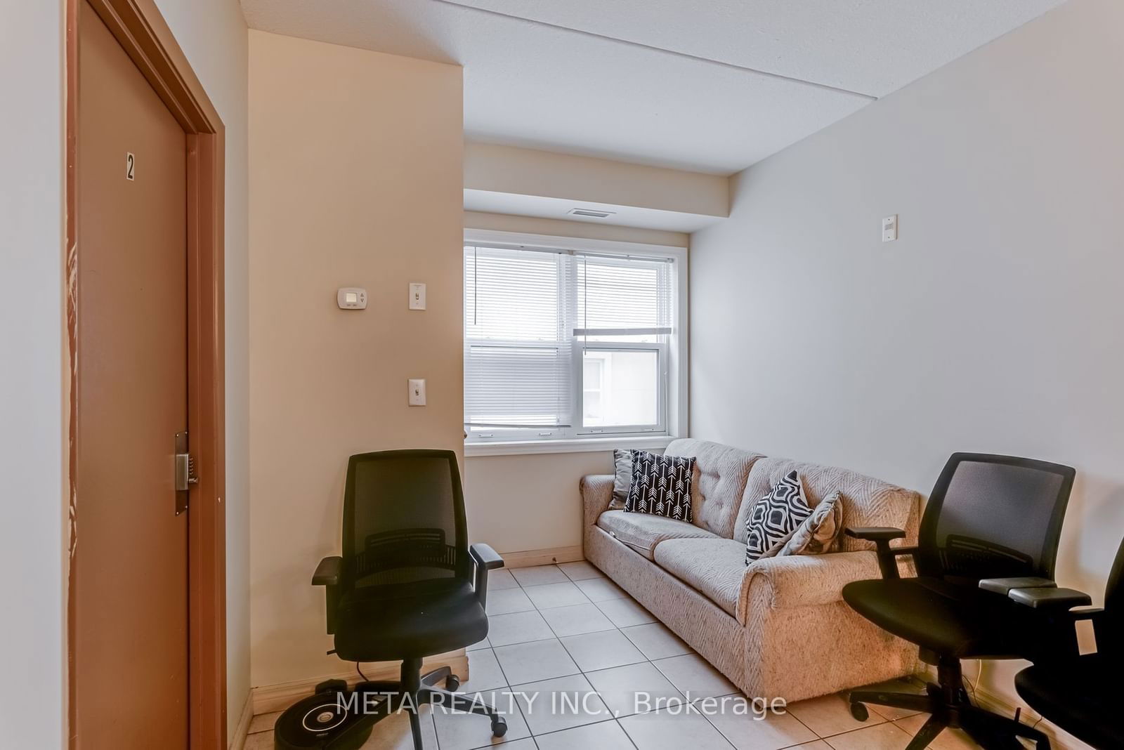 253 Lester St, unit 204 for sale - image #9