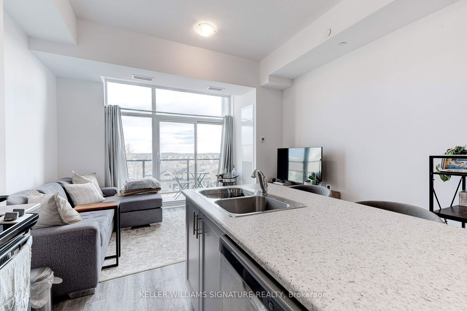 450 Dundas St E, unit 509 for rent - image #6