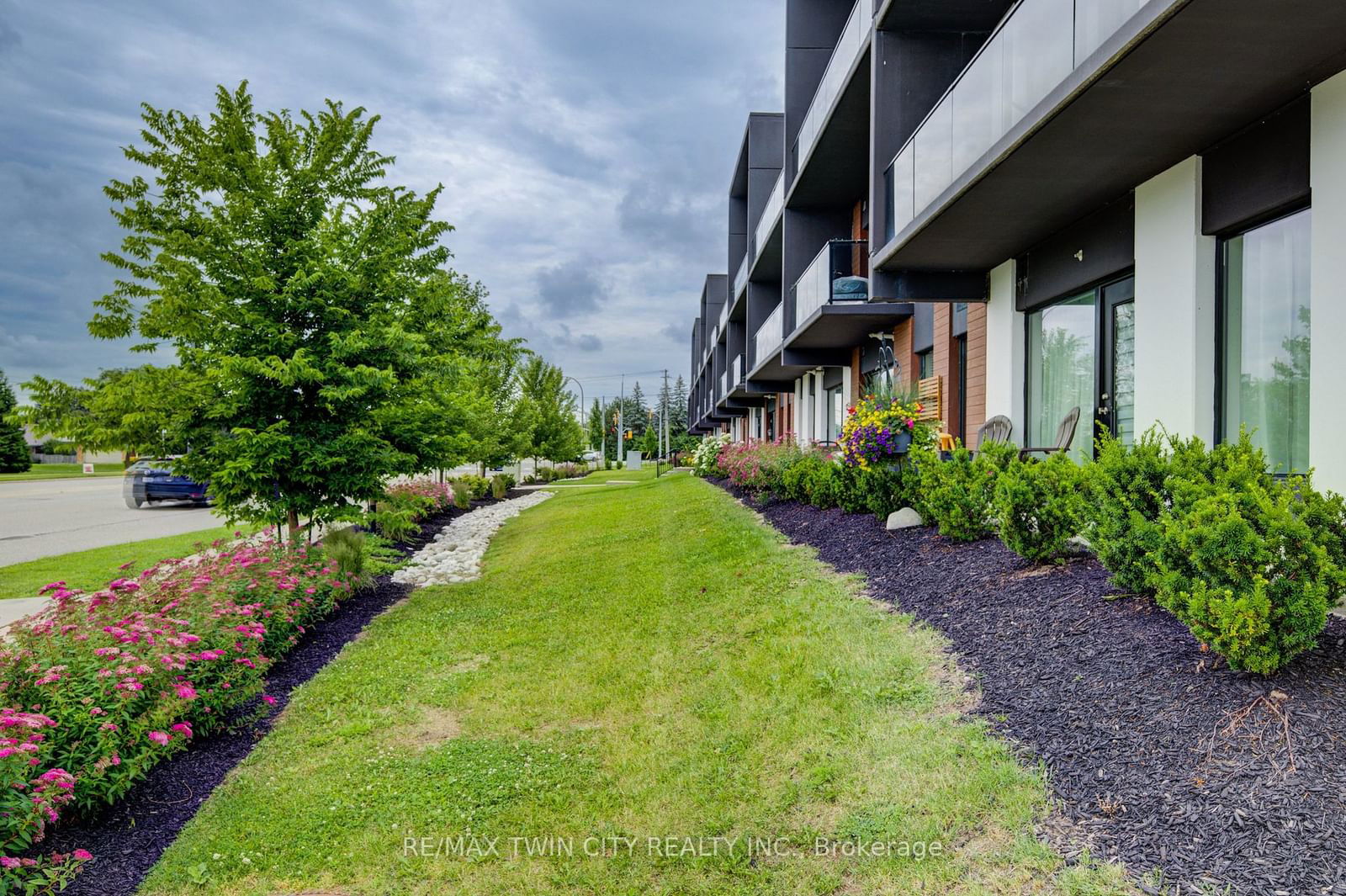 5 Wake Robin Dr, unit 113 for sale - image #29