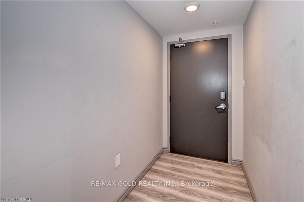 275 Larch St, unit G304 for sale - image #2