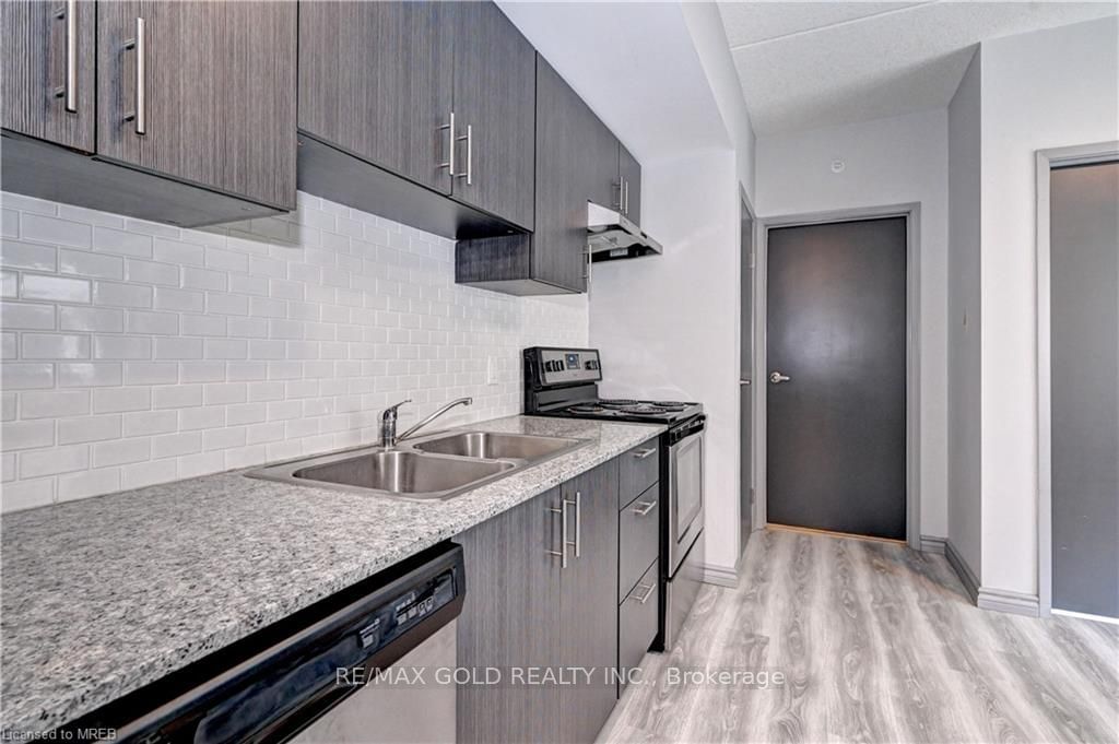 275 Larch St, unit G304 for sale - image #7