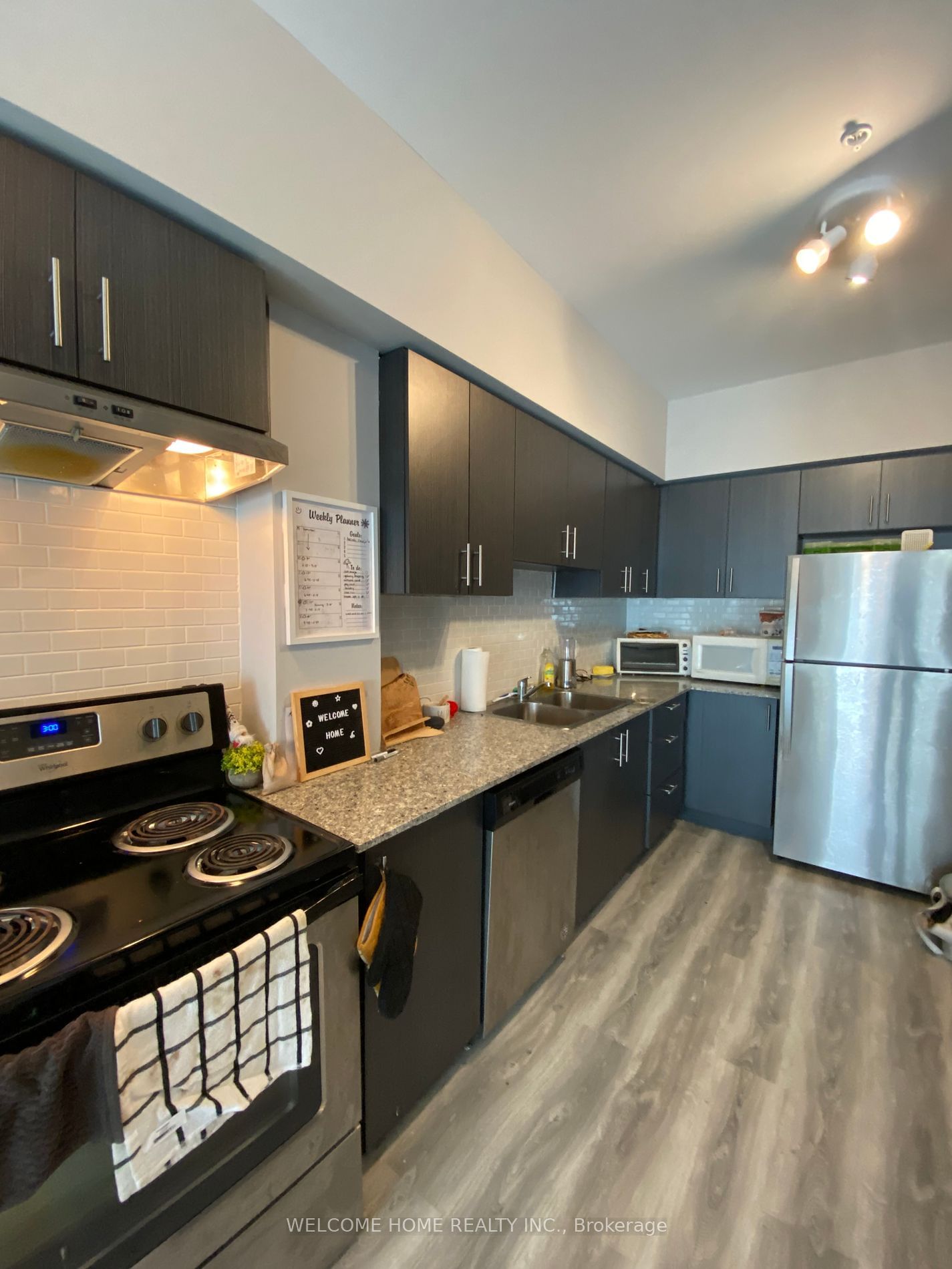 275 Larch St, unit #G114 for sale - image #3