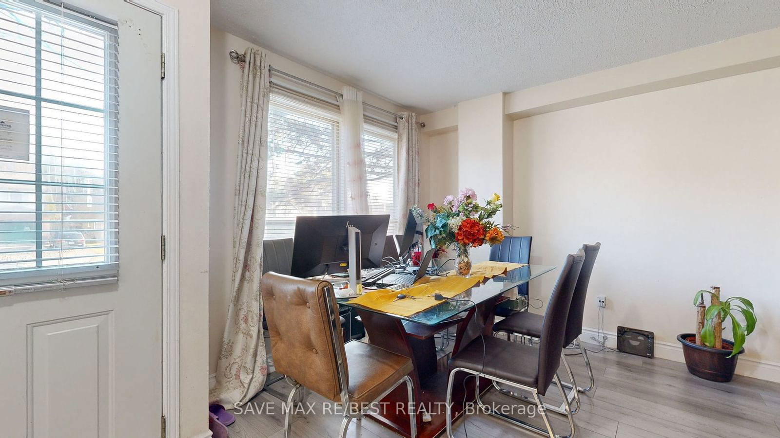 375 Pioneer Dr, unit 4 for sale - image #5