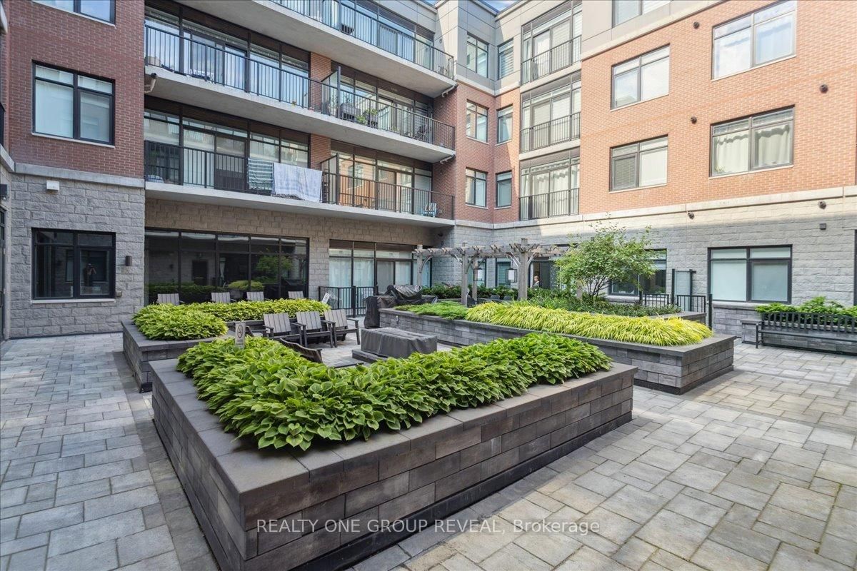 1 Redfern Ave, unit 220 for sale - image #28