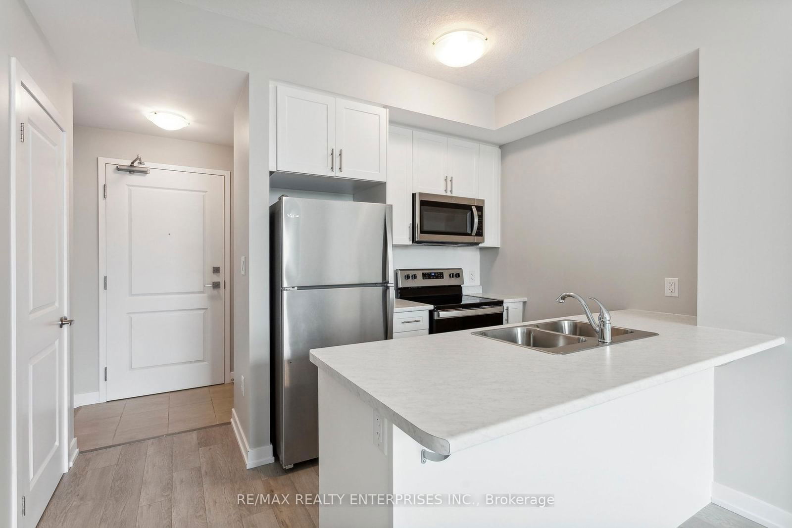 460 Dundas St E, unit 410 for sale - image #3