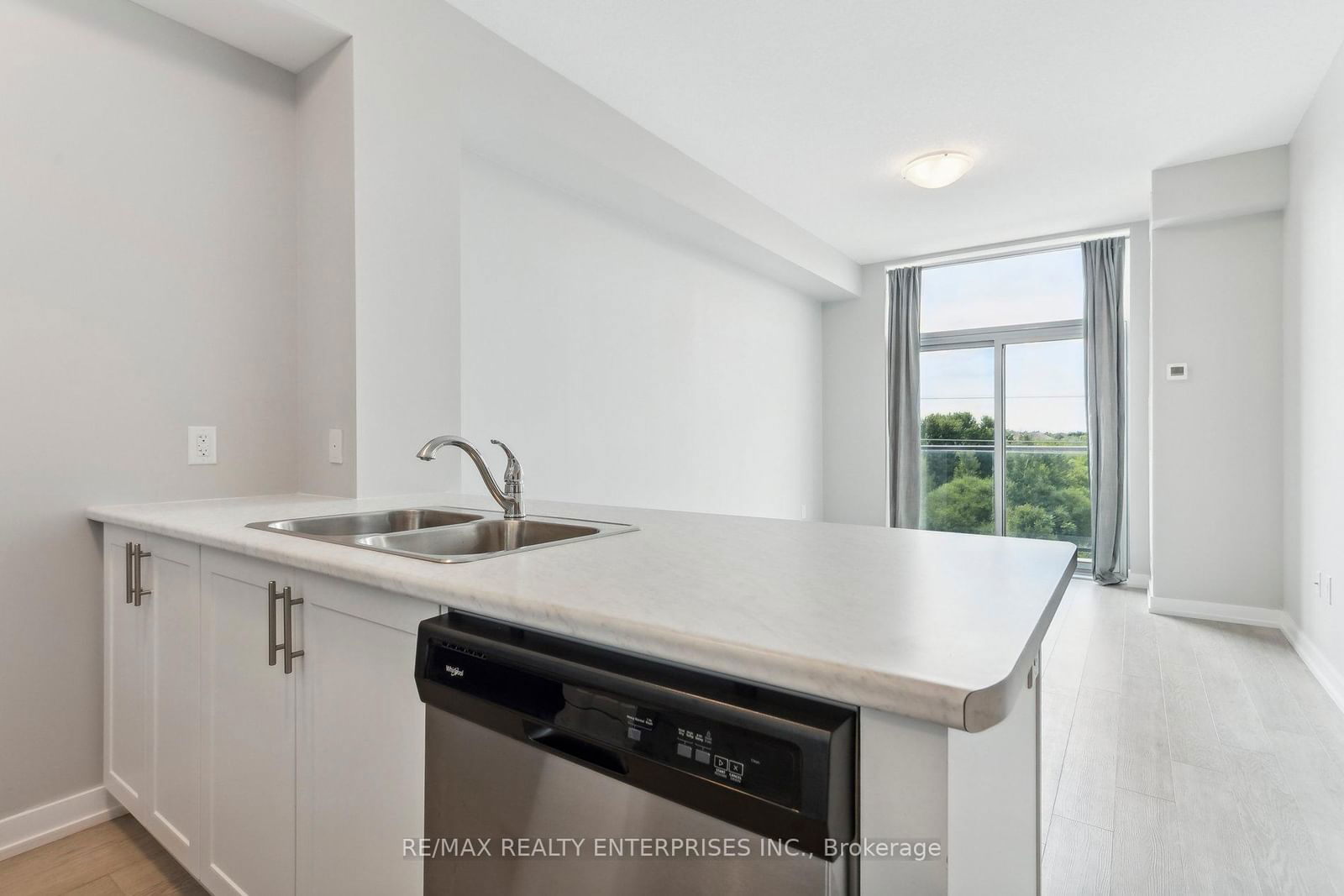 460 Dundas St E, unit 410 for sale - image #7