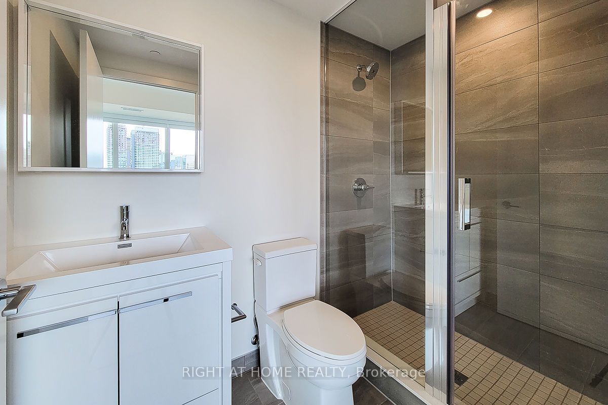 212 King William St, unit 817 for rent - image #10