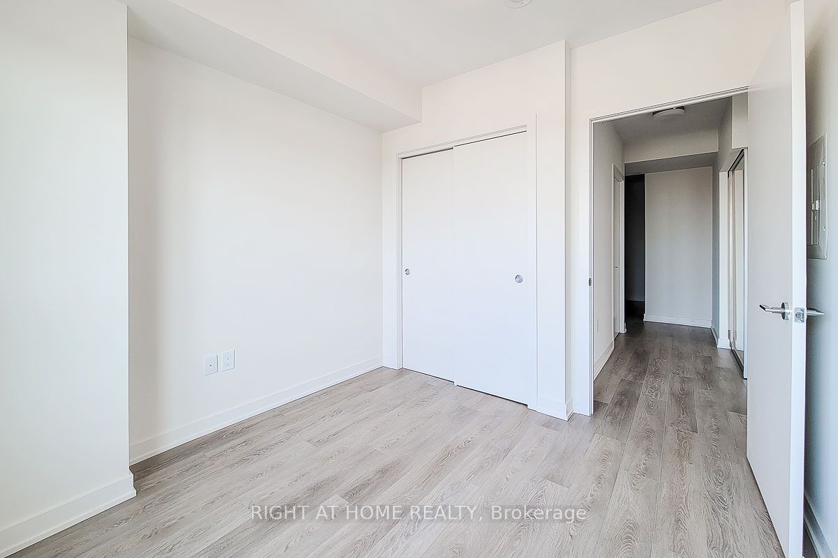 212 King William St, unit 817 for rent - image #16