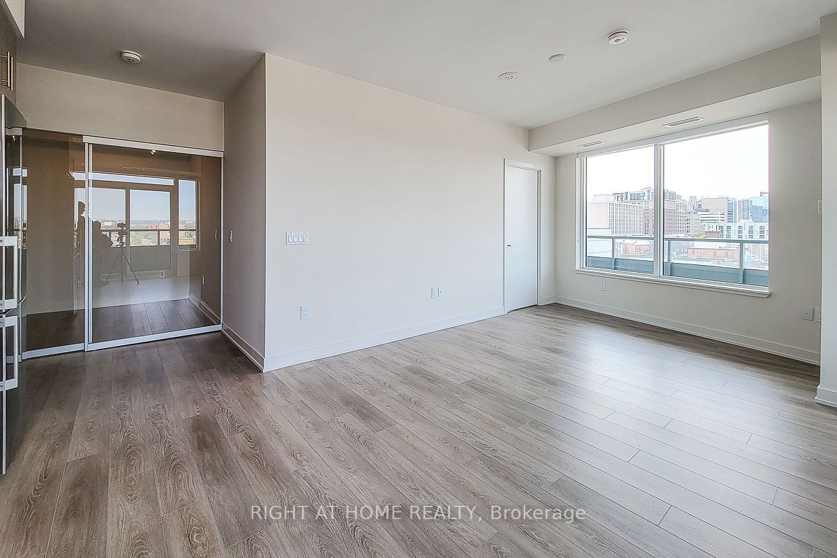 212 King William St, unit 817 for rent - image #3