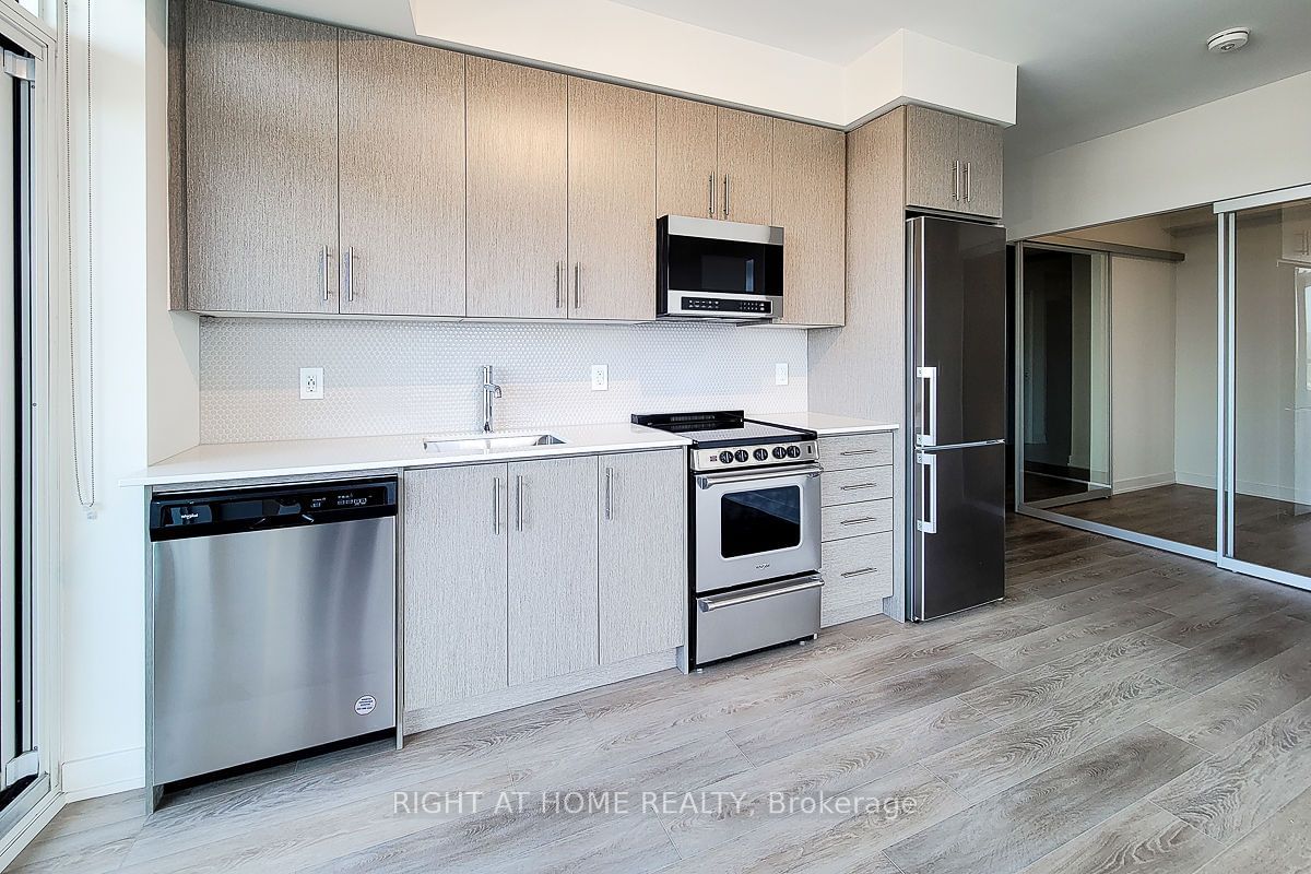 212 King William St, unit 817 for rent - image #5