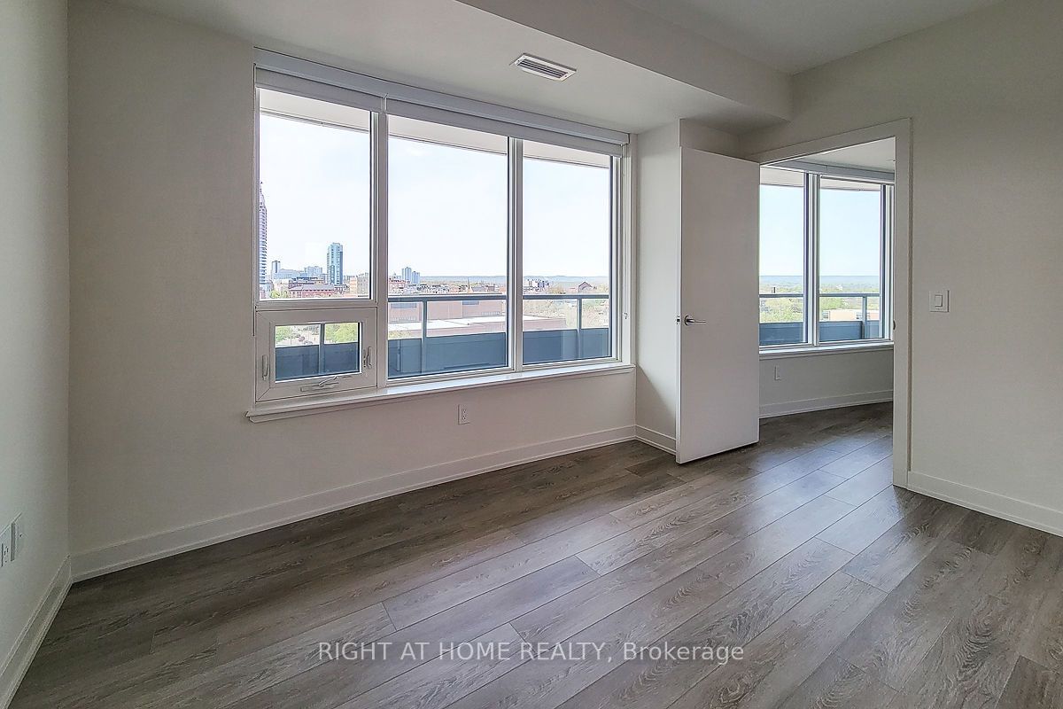 212 King William St, unit 817 for rent - image #7