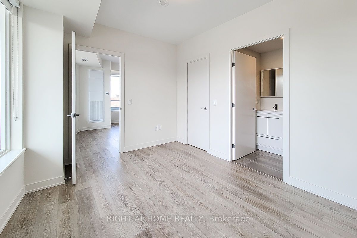 212 King William St, unit 817 for rent - image #8