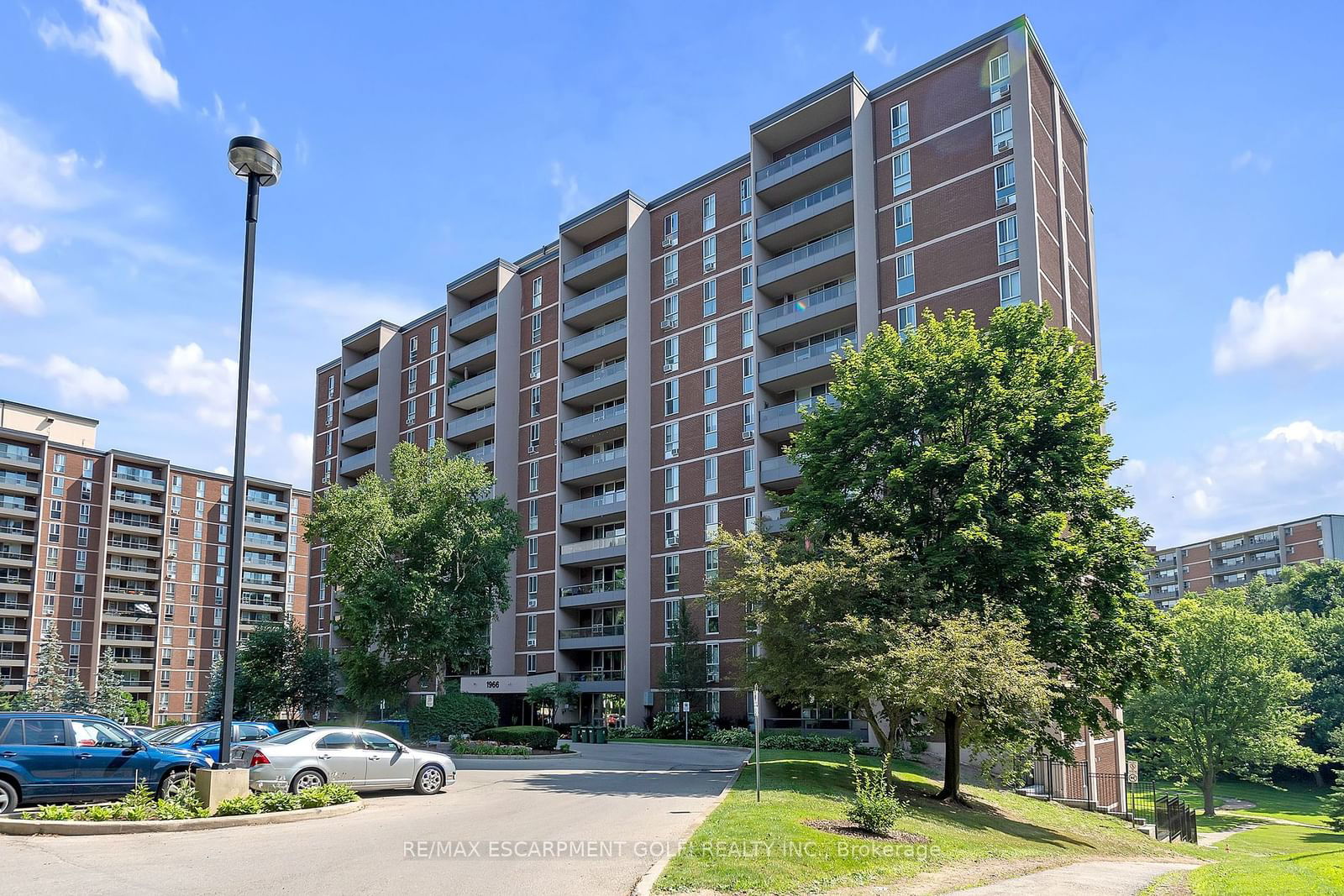 1966 Main St W, unit 402 for sale - image #1