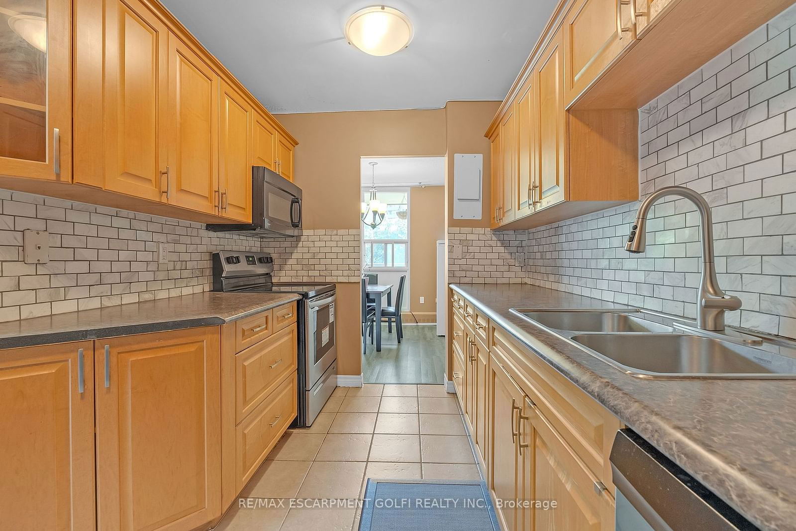 1966 Main St W, unit 402 for sale - image #17