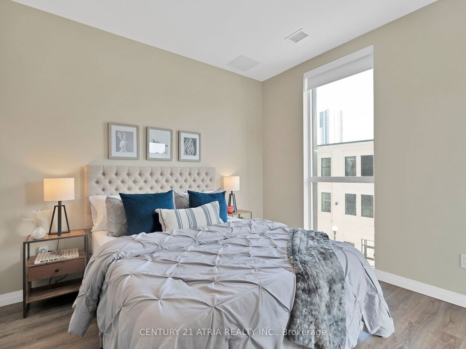 60 Charles St W, unit 308 for sale - image #10