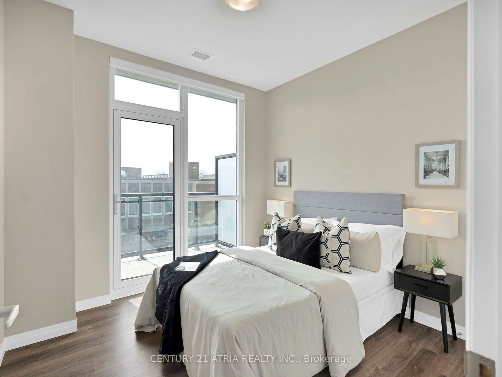 60 Charles St W, unit 308 for sale - image #14