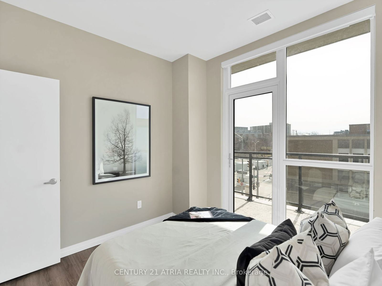 60 Charles St W, unit 308 for sale - image #15