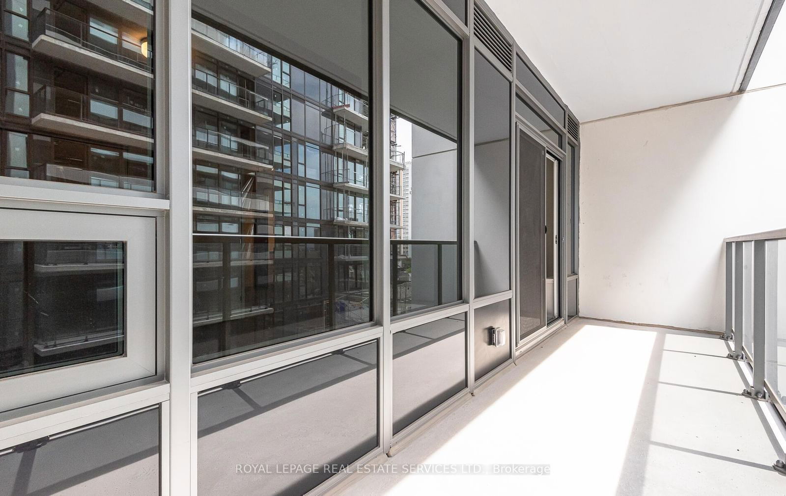 212 King William St, unit 708 for rent - image #15