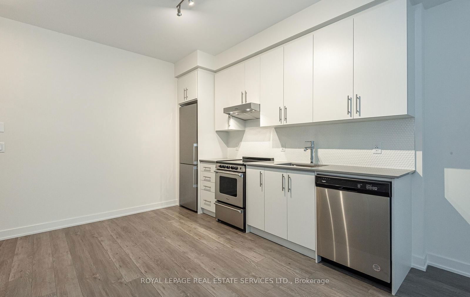 212 King William St, unit 708 for rent - image #9