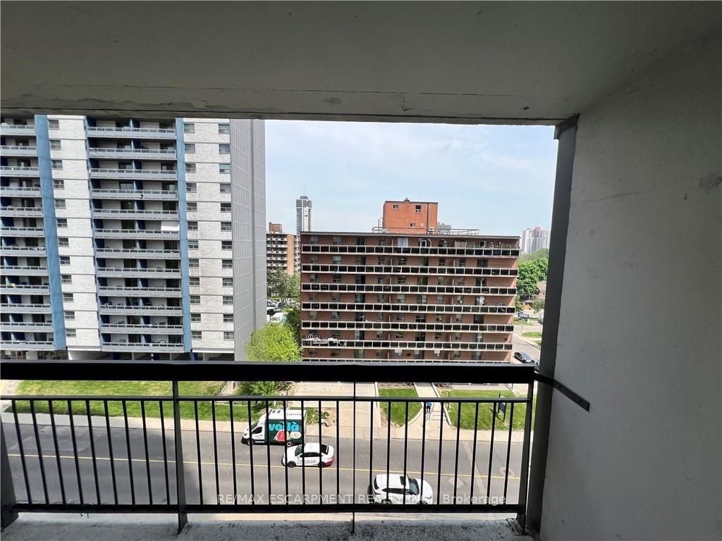 150 Charlton Ave E, unit 701 for sale - image #6