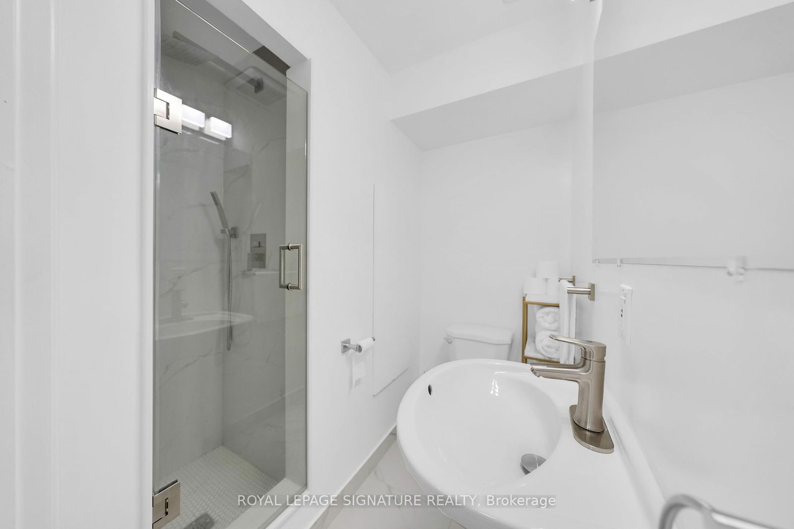 110 Kellies Way, unit 2 for rent - image #30